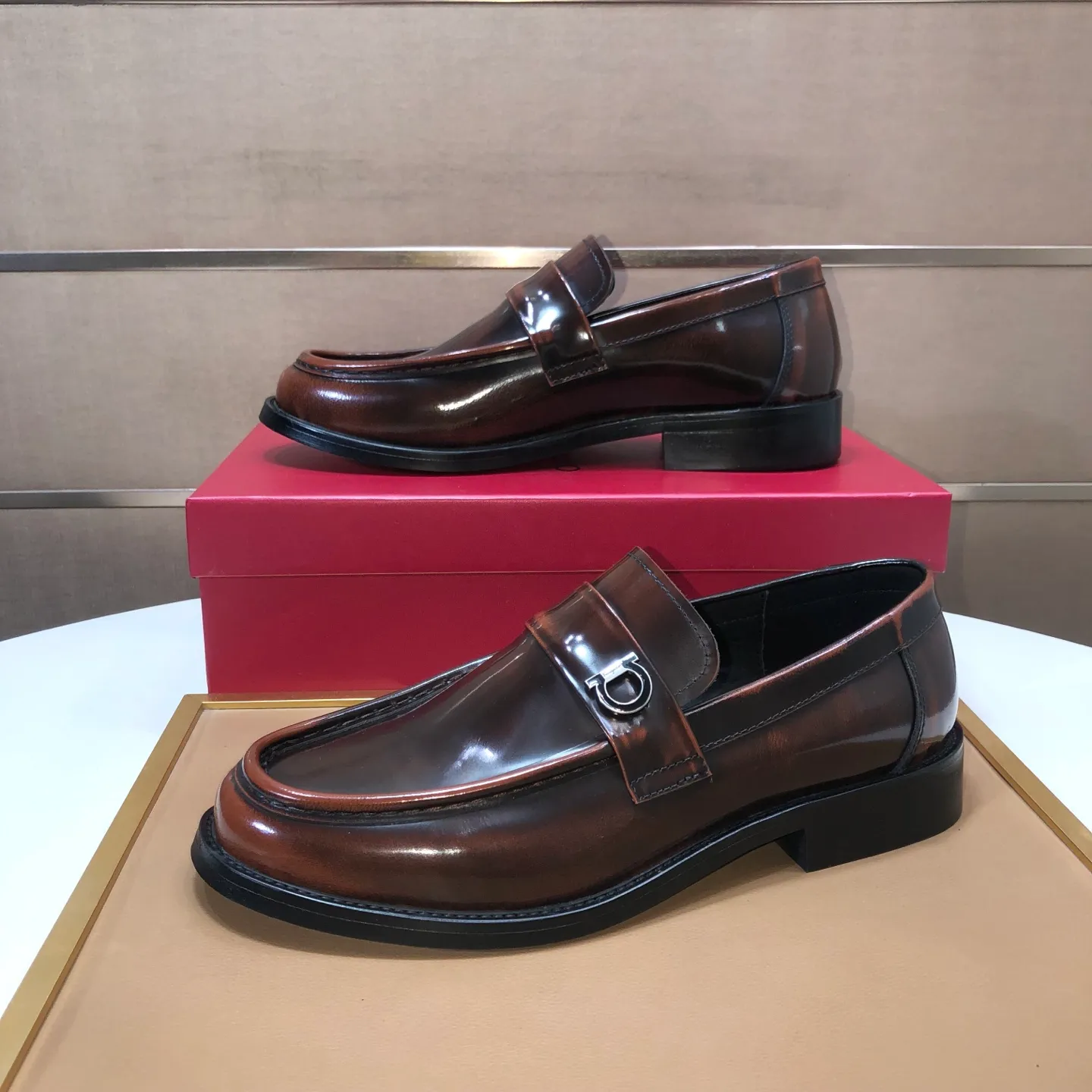 Men's shoes 💰540💰 [Ferragamo/Ferragamo] The latest model from the counter. Original imported high-quality cowhide with open sides + imported 🐂 cowhide lining + original luxury metal buckle + original combination outsole. Comparison is stress-free 38–45 (45 is custom-made and cannot be returned or exchanged)